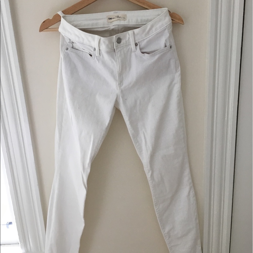 White skinny jeans